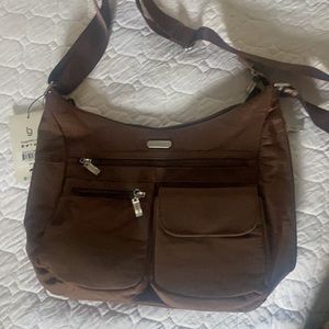 Baggallini NWT Travel/Shoulder Bag WOULD MAKE GREAT GIFT FOR TRAVELER!